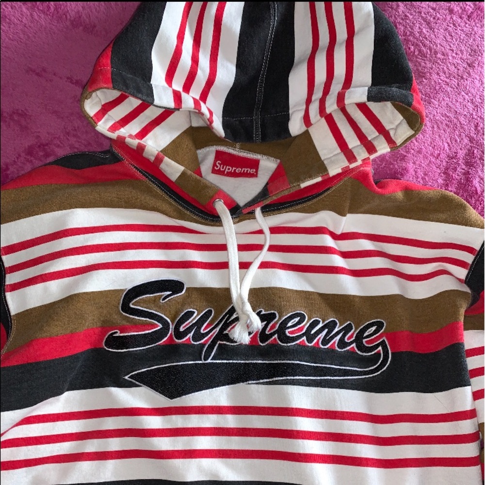 Supreme Hoodie - Picture 2 of 6